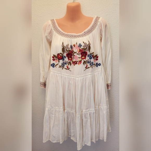 FREE PEOPLE Sun Beams Embroidered Off-The-Shoulder Mini Dress Size M - Picture 2 of 9